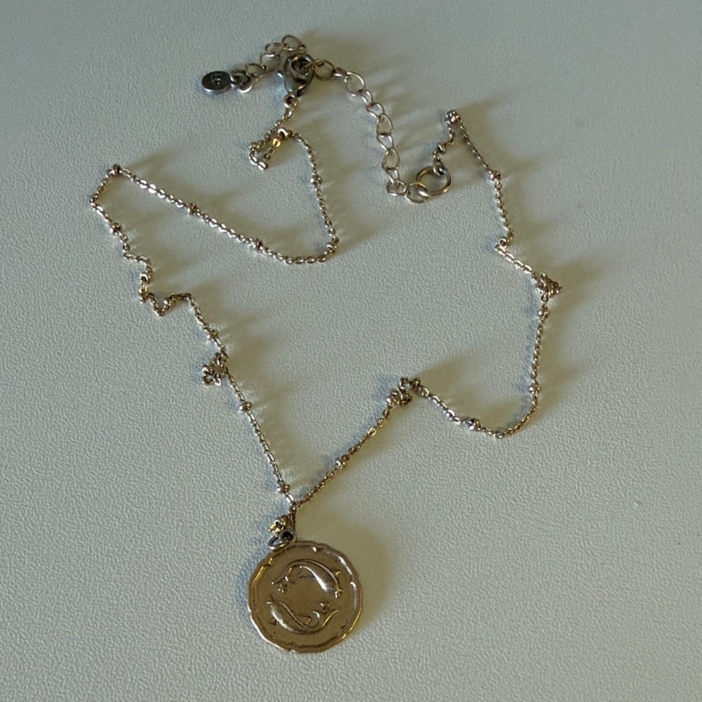 Elegant Silver Pendant Necklace
